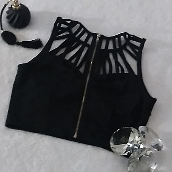 Pretty crop top - Picture 6 of 11